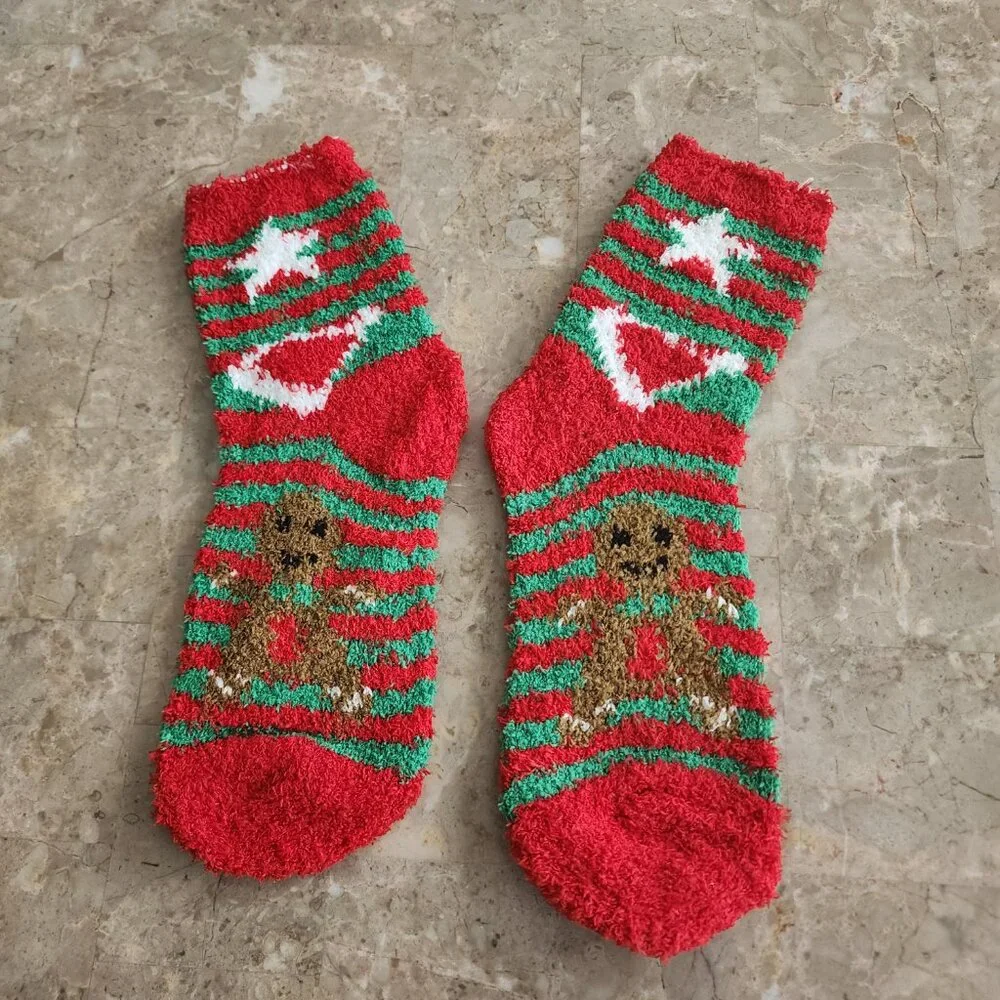 Women's Colorful Christmas Fluffy Socks (2pk) (NWOT)